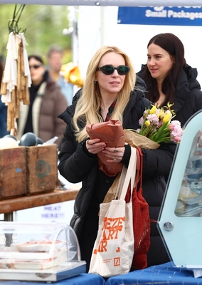 Click to view full size image
==============
lindsaylohanphotos_countmylies_set_april20_281429.jpg lindsaylohanphotos_countmylies_set_april20_281429.jpg