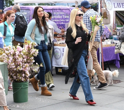 Click to view full size image
==============
lindsaylohanphotos_countmylies_set_april20_28329.jpg lindsaylohanphotos_countmylies_set_april20_28329.jpg