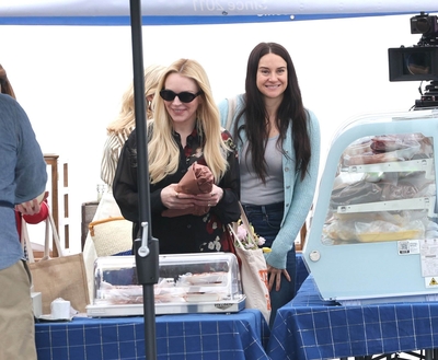 Click to view full size image
==============
lindsaylohanphotos_countmylies_set_april20_28629.jpg lindsaylohanphotos_countmylies_set_april20_28629.jpg