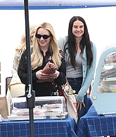 lindsaylohanphotos_countmylies_set_april20_28629.jpg