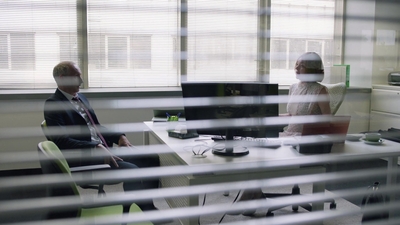 Sick_Note_S02E03_Stay_Hydrated_1080p_LLP_000714.jpg