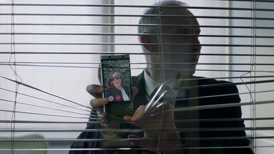 Sick_Note_S02E04_Braking_Bad_1080p_LLP_000675.jpg