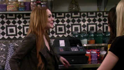 Click to view full size image
==============
S03E21_2_Broke_Girls_1080p_LLP_000687.jpg S03E21_2_Broke_Girls_1080p_LLP_000687.jpg