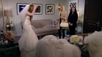 S03E21_2_Broke_Girls_1080p_LLP_002020.jpg