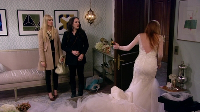 Click to view full size image
==============
S03E21_2_Broke_Girls_1080p_LLP_002276.jpg S03E21_2_Broke_Girls_1080p_LLP_002276.jpg