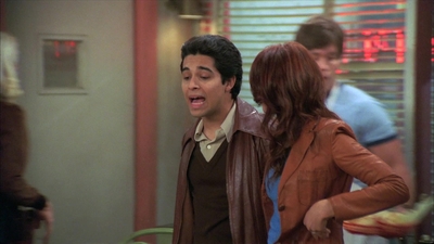 Click to view full size image
==============
That_70s_Show_S07E07_1080p_BluRay_LLP_001153.jpg That_70s_Show_S07E07_1080p_BluRay_LLP_001153.jpg