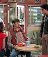 That_70s_Show_S07E07_1080p_BluRay_LLP_002675.jpg