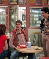 That_70s_Show_S07E07_1080p_BluRay_LLP_002719.jpg
