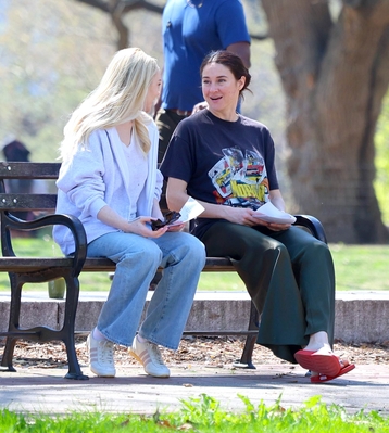 Click to view full size image
==============
lindsaylohanphotos_countmylies_set_april14_284129.jpg lindsaylohanphotos_countmylies_set_april14_284129.jpg
