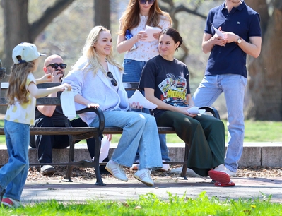 Click to view full size image
==============
lindsaylohanphotos_countmylies_set_april14_284229.jpg lindsaylohanphotos_countmylies_set_april14_284229.jpg