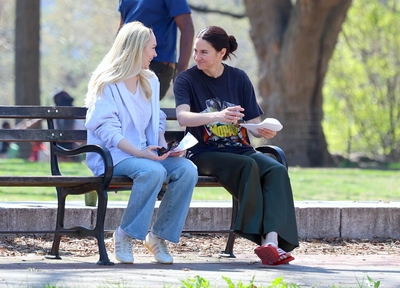 Click to view full size image
==============
lindsaylohanphotos_countmylies_set_april14_284329.jpg lindsaylohanphotos_countmylies_set_april14_284329.jpg