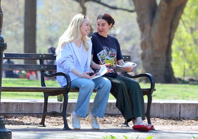 Click to view full size image
==============
lindsaylohanphotos_countmylies_set_april14_284629.jpg lindsaylohanphotos_countmylies_set_april14_284629.jpg