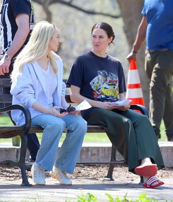 Click to view full size image
==============
lindsaylohanphotos_countmylies_set_april14_286529.jpg lindsaylohanphotos_countmylies_set_april14_286529.jpg