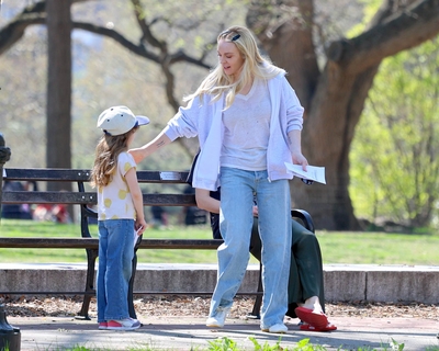 lindsaylohanphotos_countmylies_set_april14_287629.jpg