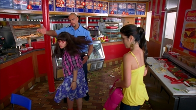 Ugly_Betty_S03E01_The_Manhattan_Project_1080p_LLP_004379.jpg