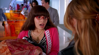 Ugly_Betty_S03E05_Granny_Pants_1080p_LLP_000591.jpg