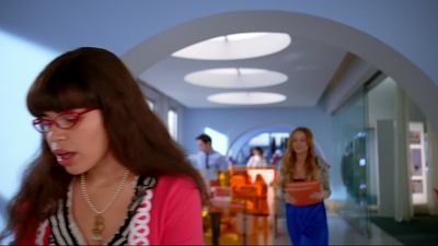 Ugly_Betty_S03E05_Granny_Pants_1080p_LLP_001145.jpg