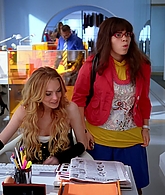 Ugly_Betty_S03E05_Granny_Pants_1080p_LLP_004657.jpg