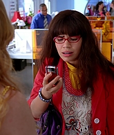 Ugly_Betty_S03E05_Granny_Pants_1080p_LLP_004709.jpg