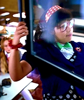 Ugly_Betty_S03E05_Granny_Pants_1080p_LLP_004910.jpg